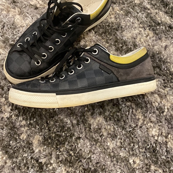 Louis Vuitton Mens Sneakers - Picture 2 of 5